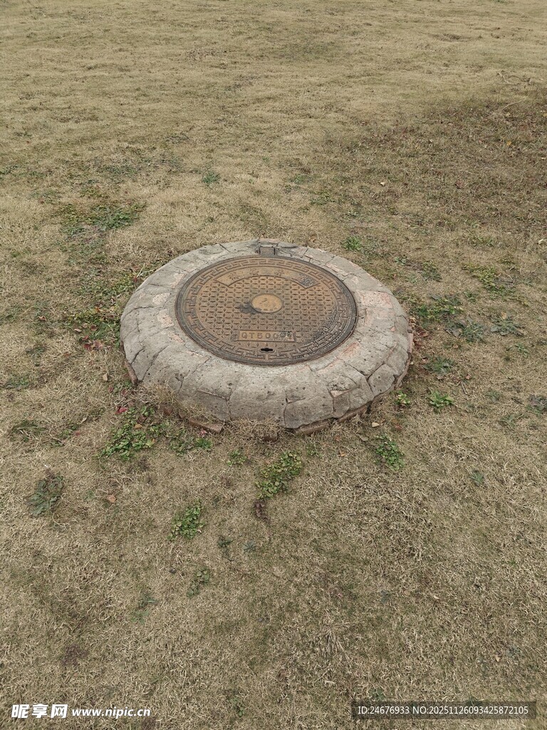 户外圆形井盖