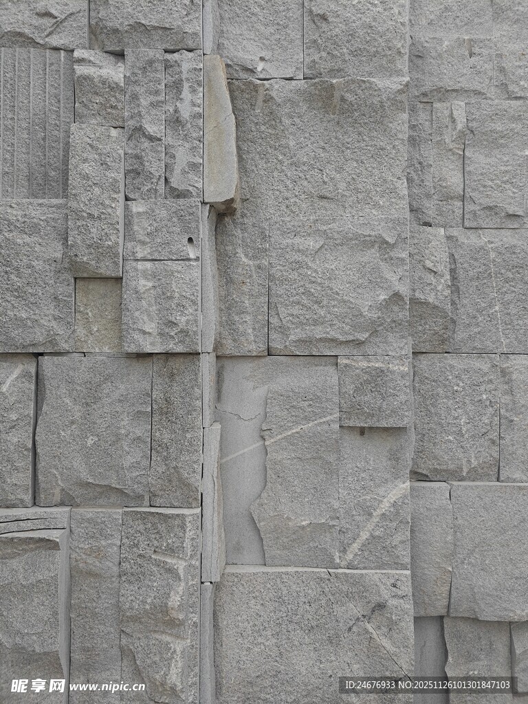 灰色石砌墙面纹理特写