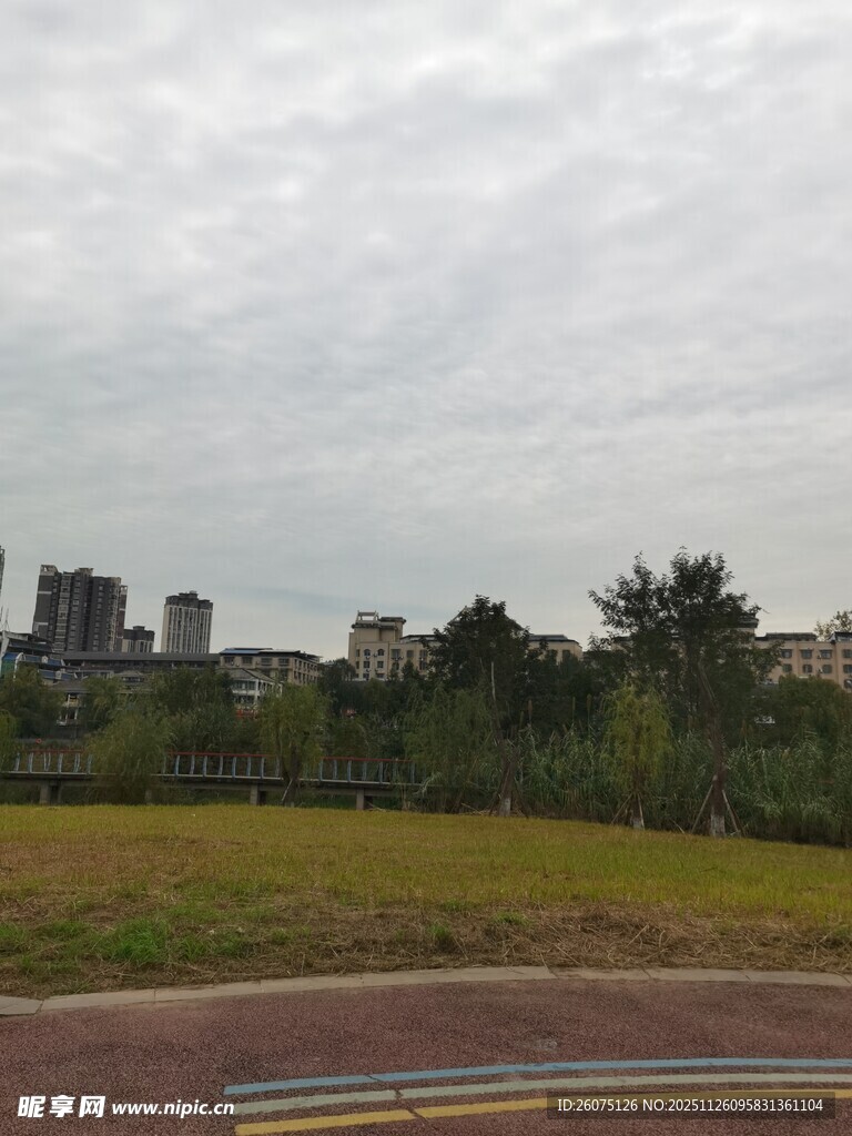 城市边的绿地与远景