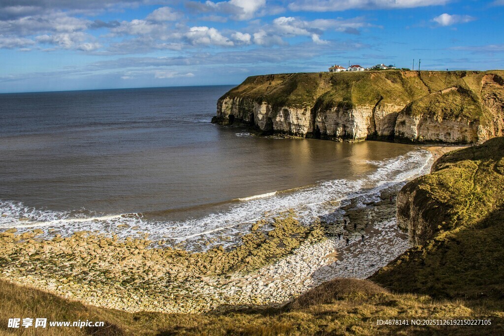 海岸美景海浪拍击悬崖