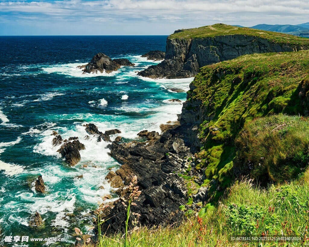 海岸风光海浪拍击岩石