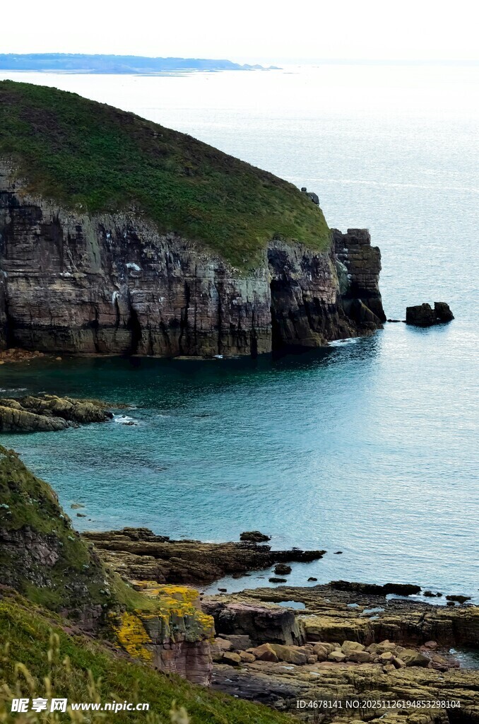 海岸风光岩石与碧海美景