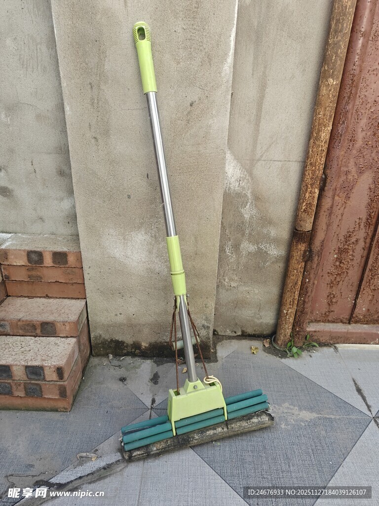 绿色长柄平板拖把清洁工具