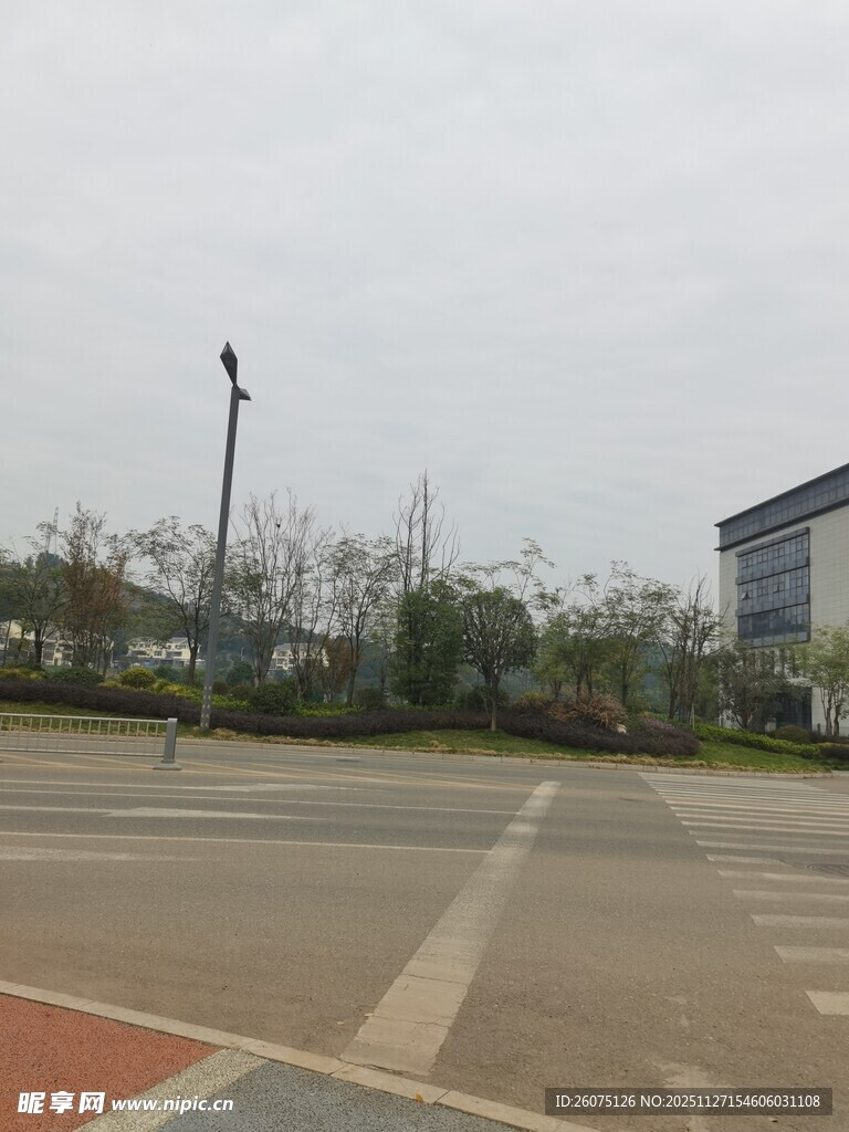 空旷城市广场景象