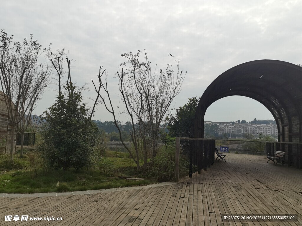 户外拱形景观道路场景