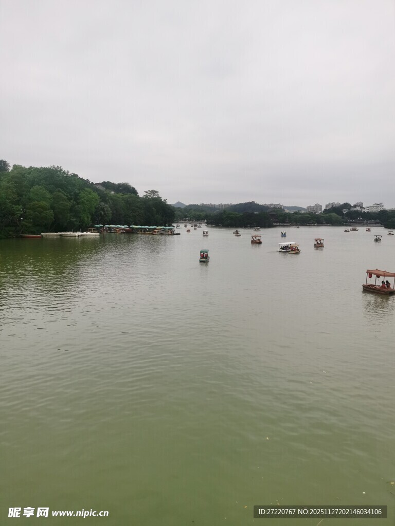 湖畔小船静景 惠州西湖