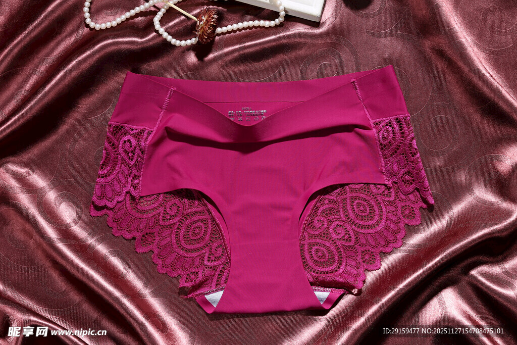 粉色蕾丝女士内裤展示