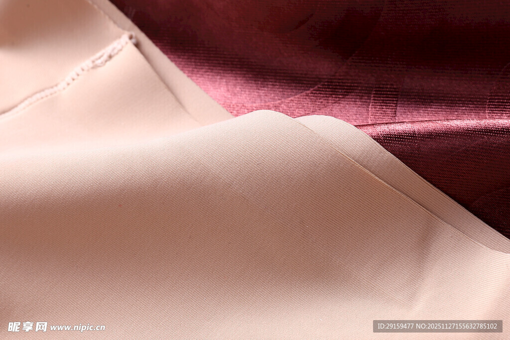粉色与酒红色丝绸布料