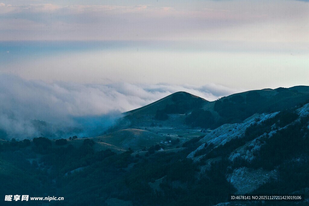 山间云海美景
