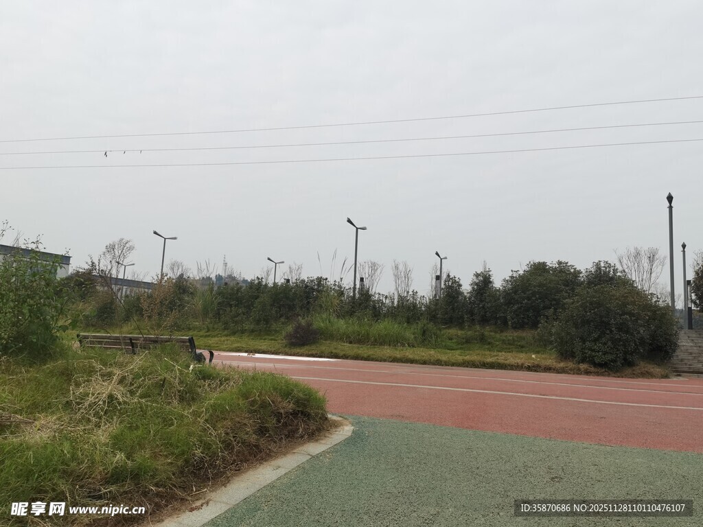 户外彩色道路景观