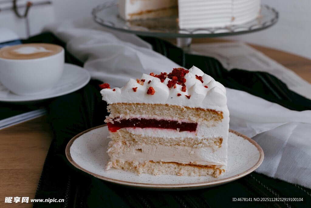 美味多层奶油草莓蛋糕