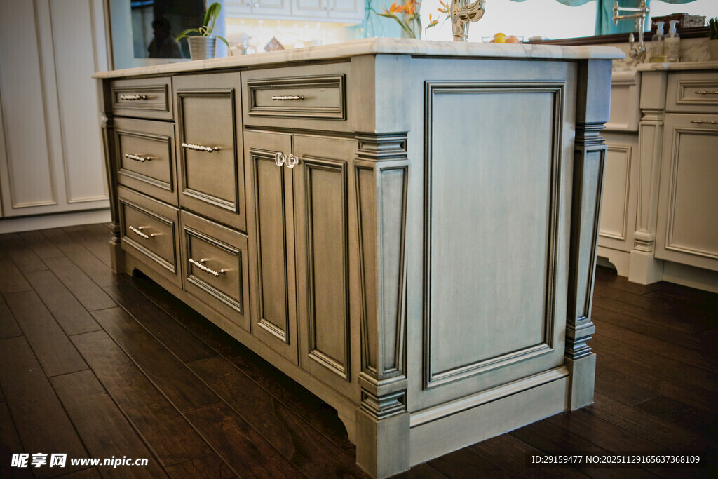 复古浅色实木厨房岛台