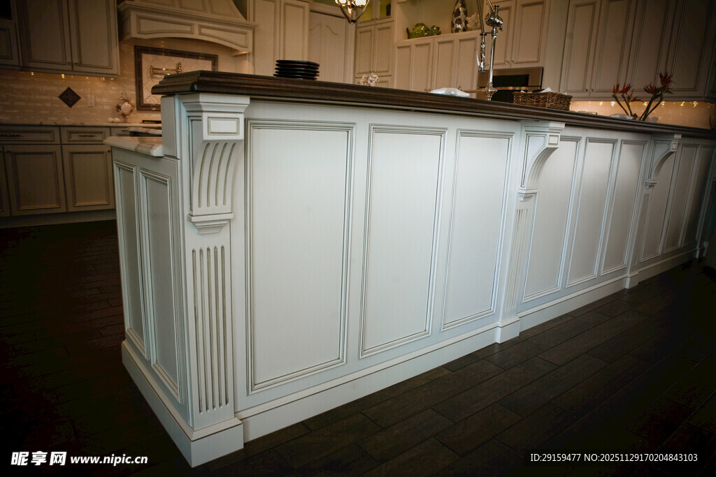 白色厨房岛台设计展示