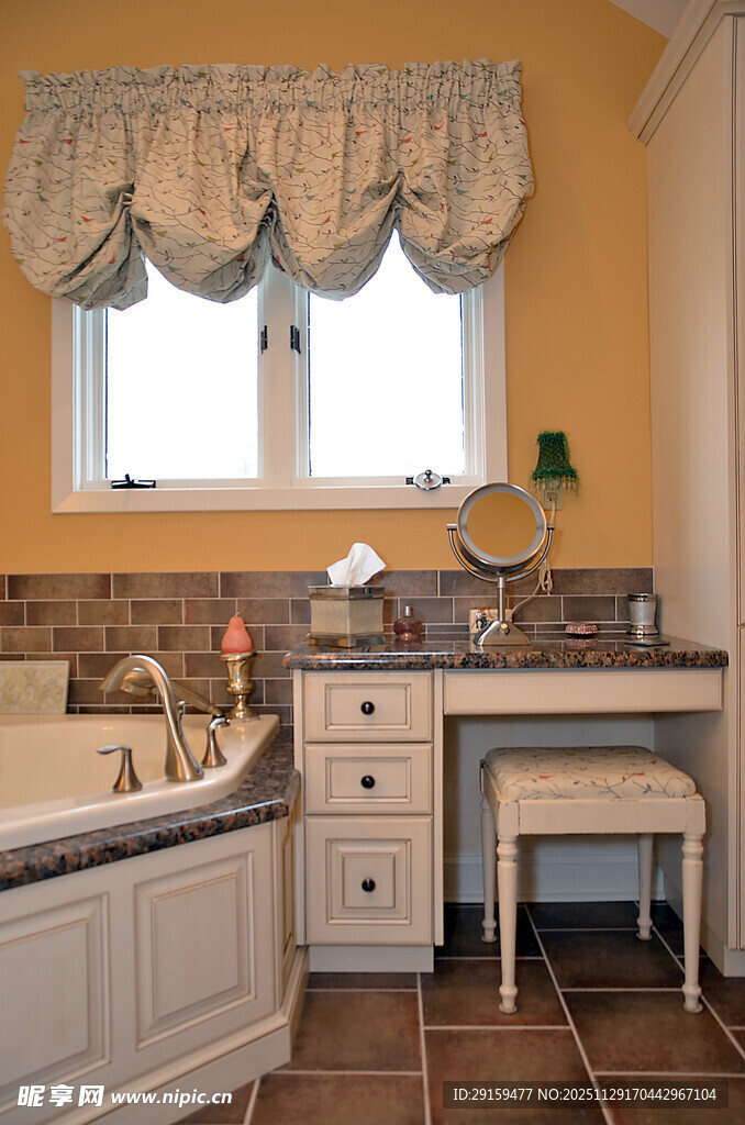 温馨优雅的浴室空间设计