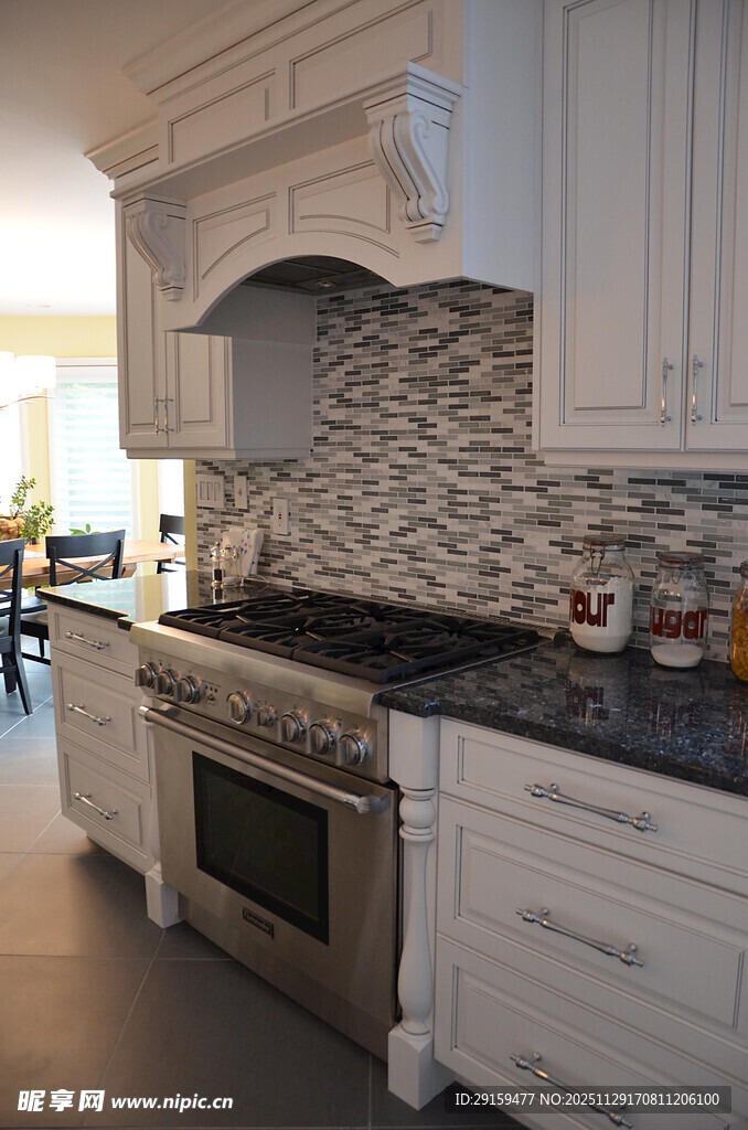 现代简约风格厨房一角