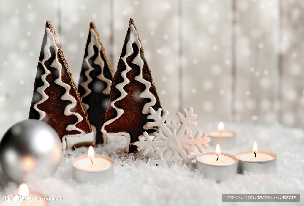 圣诞装饰小树与蜡烛摆件