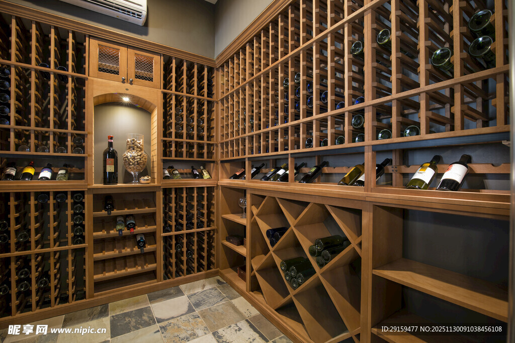 豪华实木酒窖展示