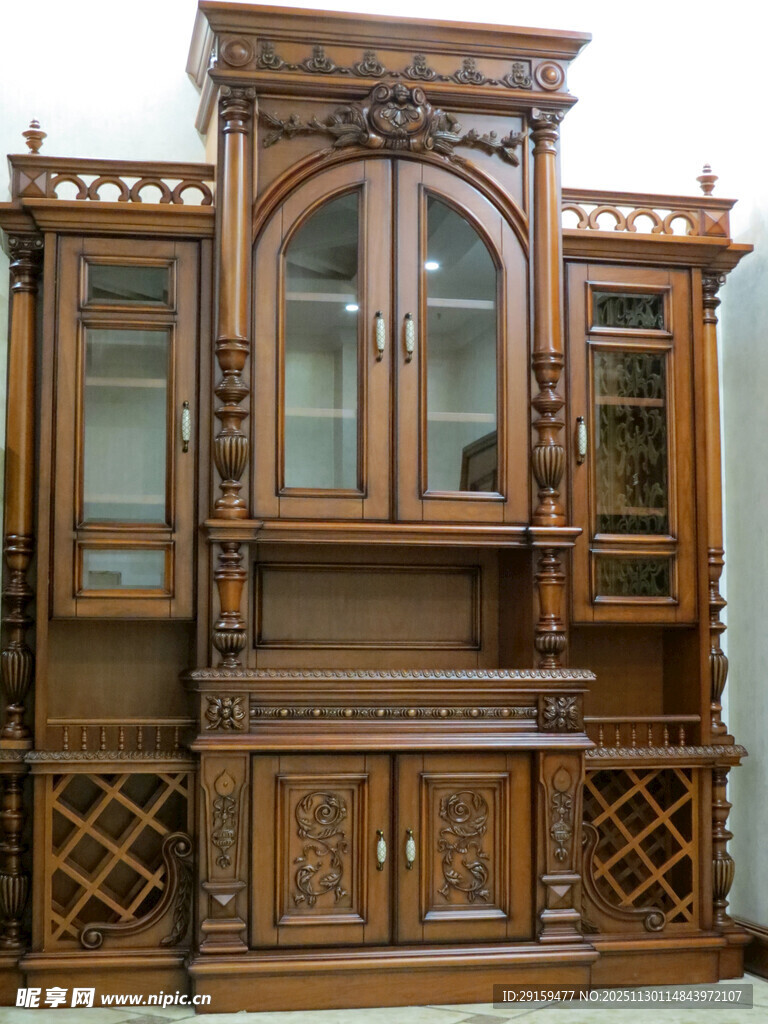 古典实木雕花酒柜