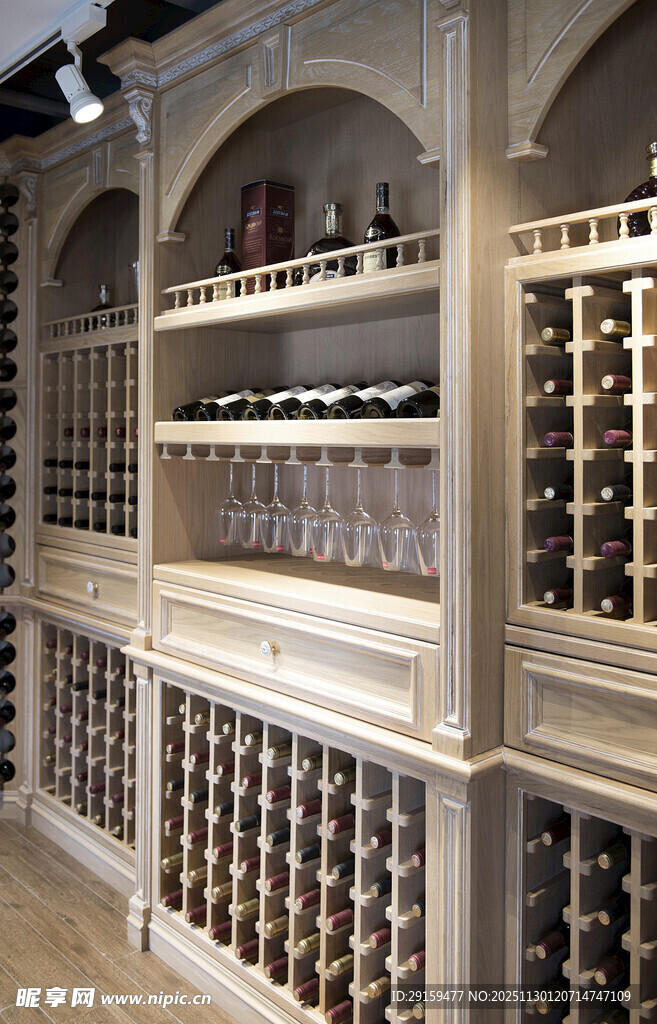 豪华实木酒窖展示架