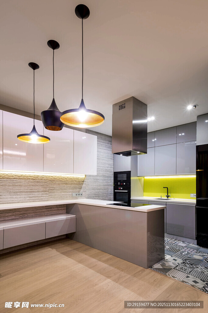 现代简约风开放式厨房空间