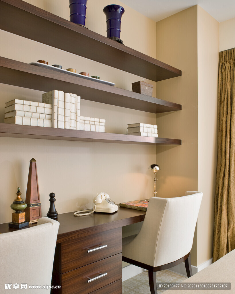 现代简约风格书房一角