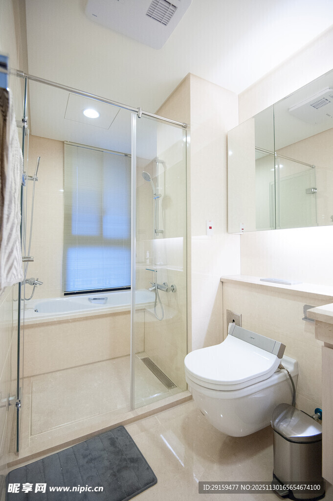 现代简约风格卫生间一角