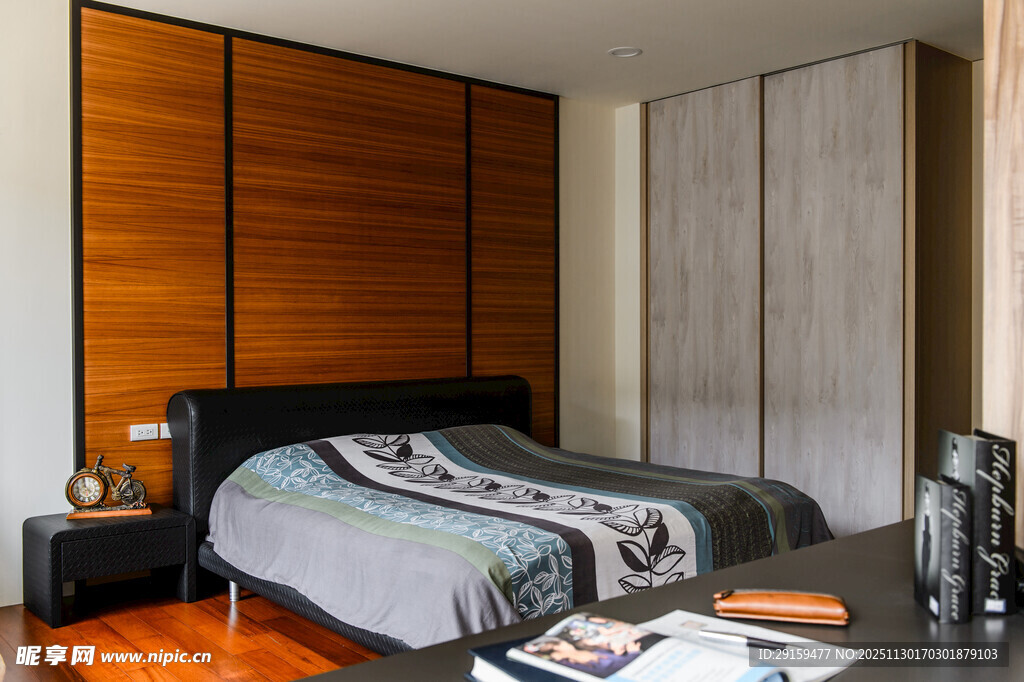 现代简约风格卧室场景