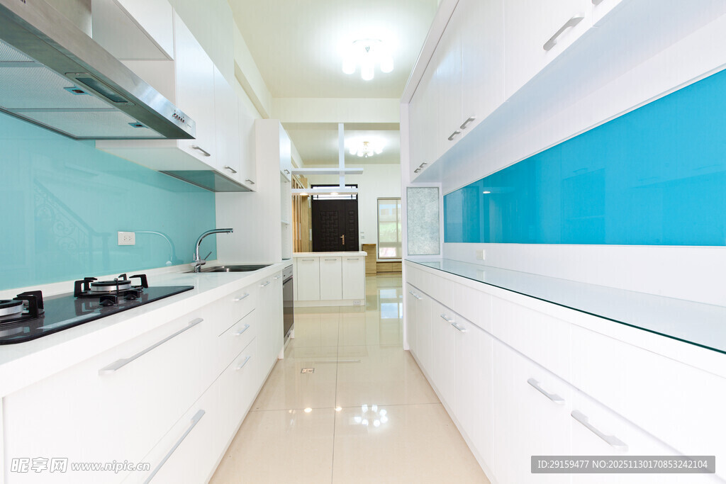 现代简约风格明亮厨房空间