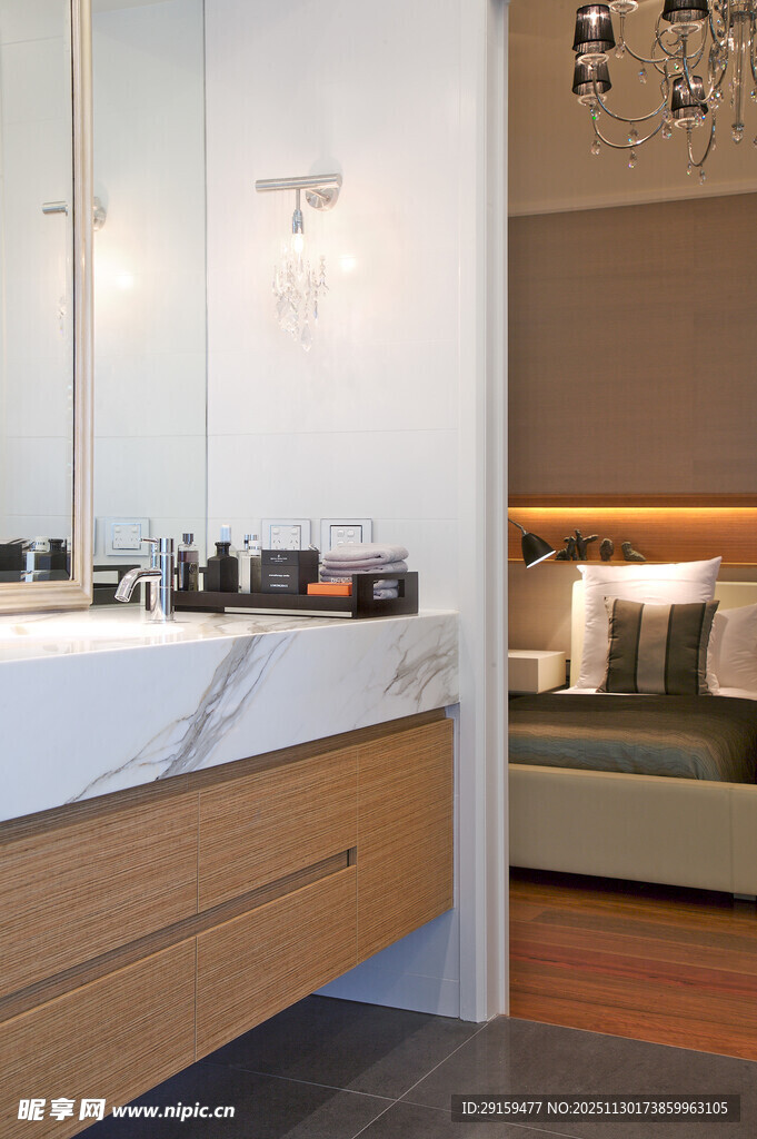 现代简约风格浴室与卧室一角