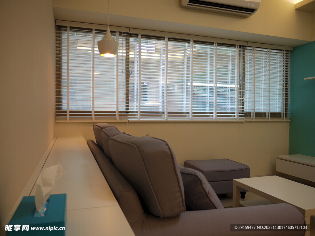 现代简约风格客厅一角