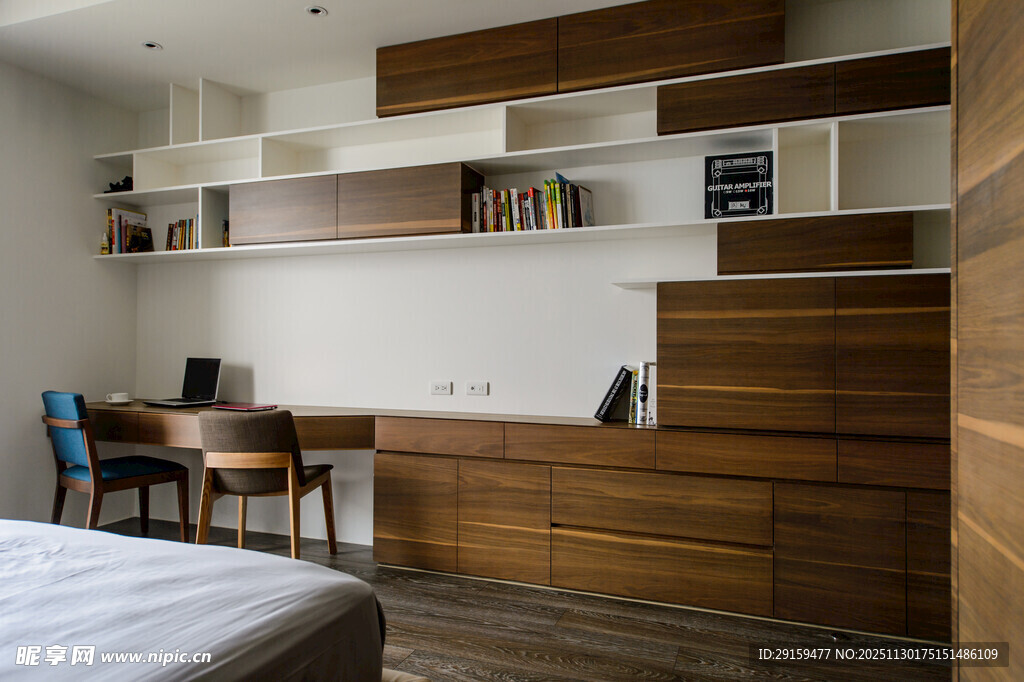 现代简约风卧室书房一体空间