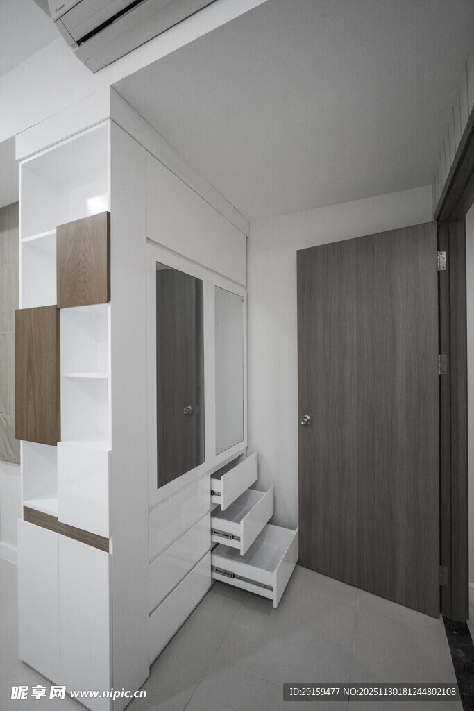 简约现代风室内入户走廊