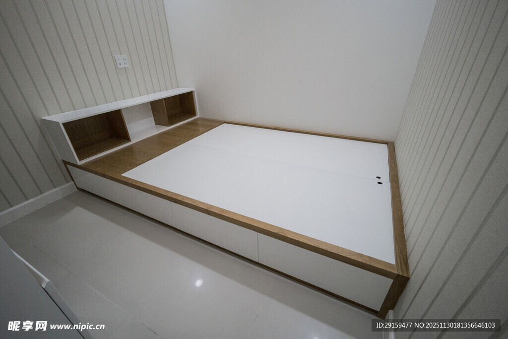 简约角落木质榻榻米床