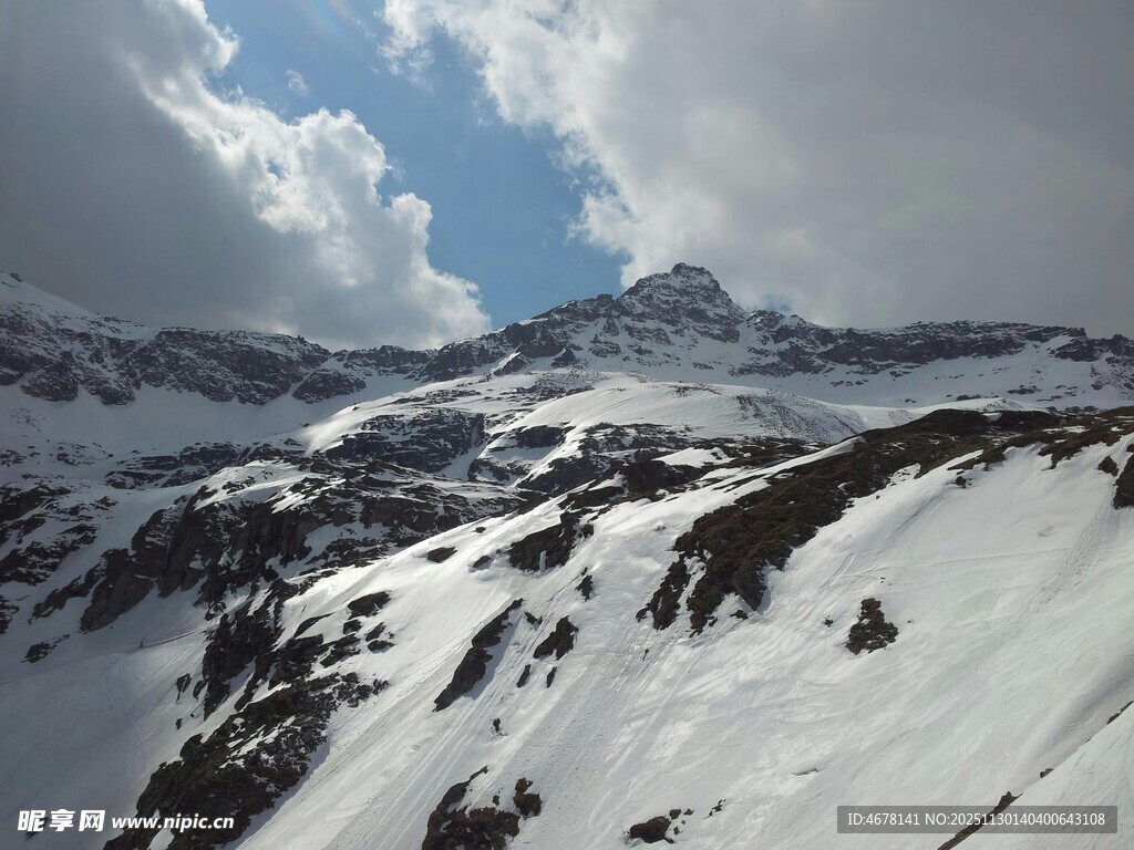 雪山壮丽风光