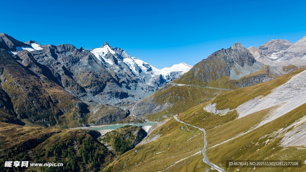 阿尔卑斯山壮丽山间风景
