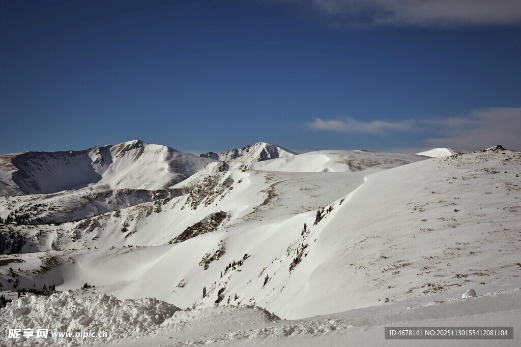 雪山壮丽景观
