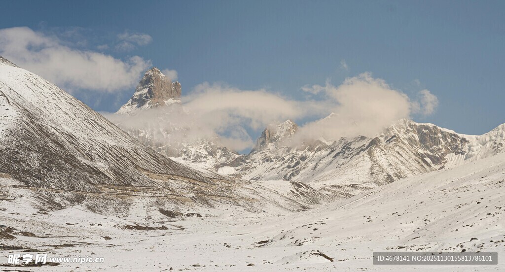 雪山壮丽景观