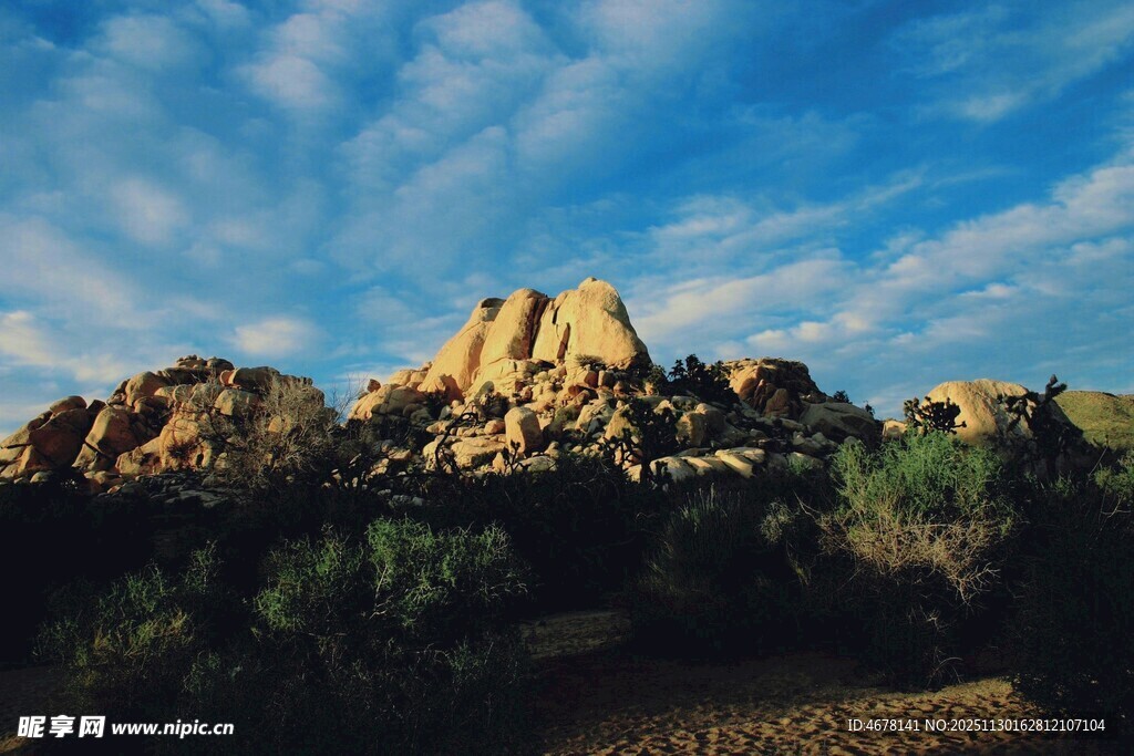 壮丽山景与天空的美妙融合