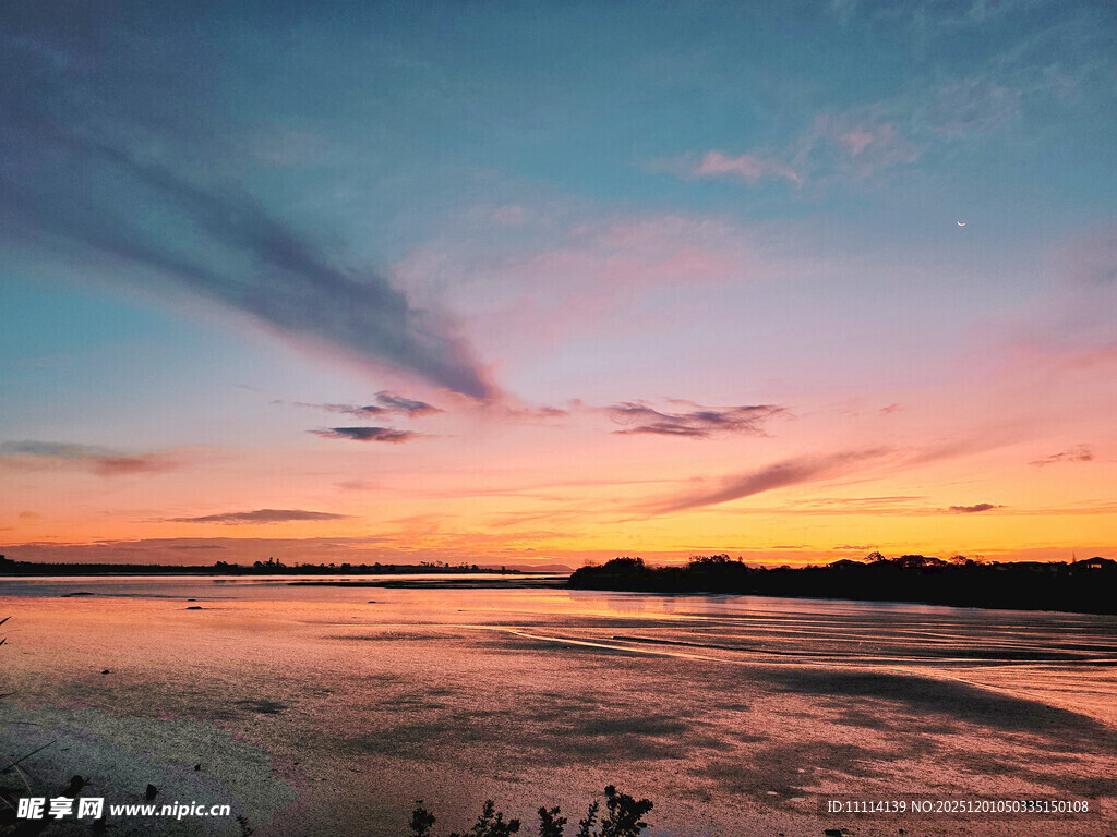 海边绚丽日落美景