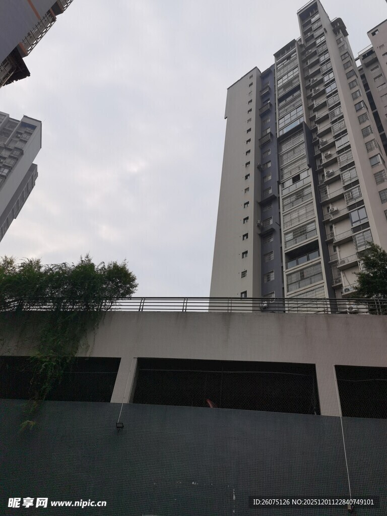 高层住宅楼外观景象