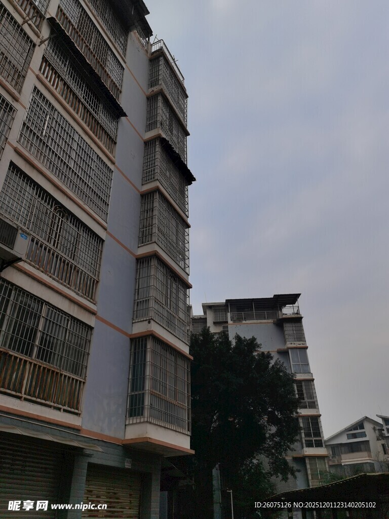 老旧居民楼外观景象