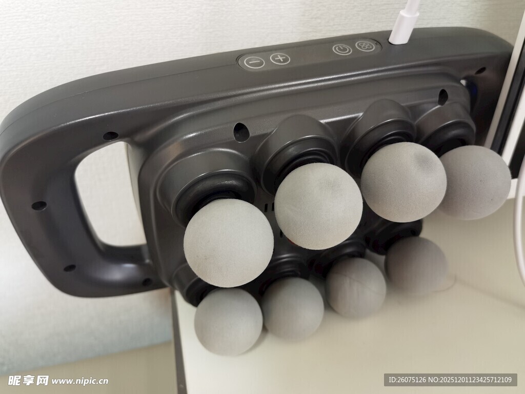 多功能按摩器特写