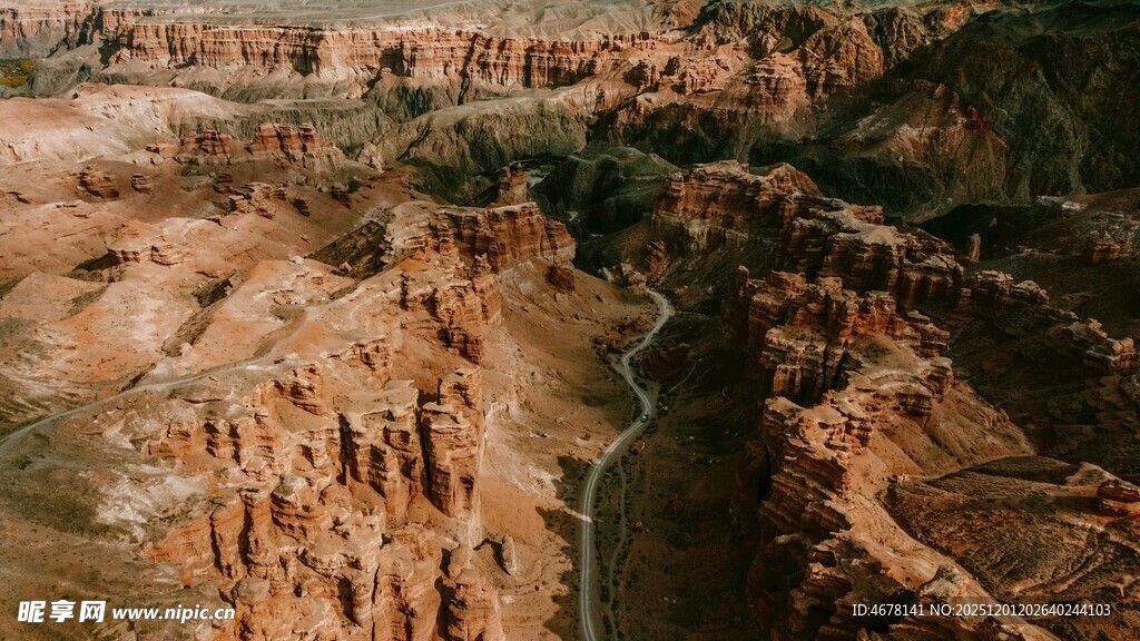 壮丽峡谷地貌景观