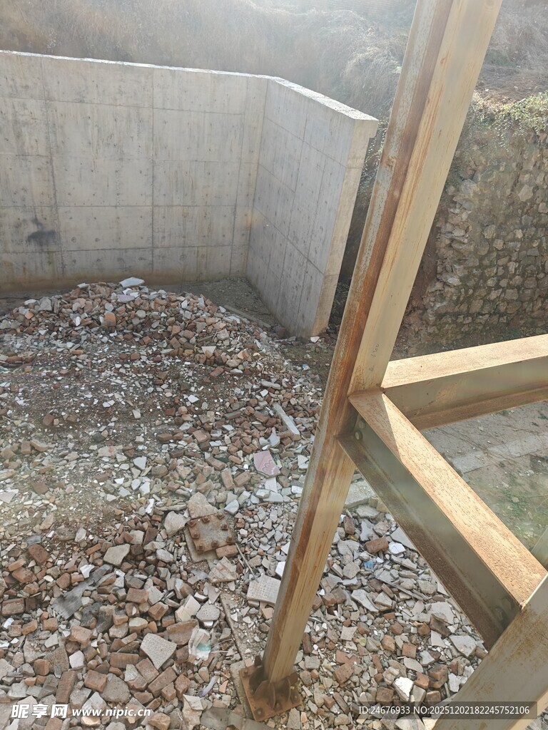 施工现场的建筑材料场景