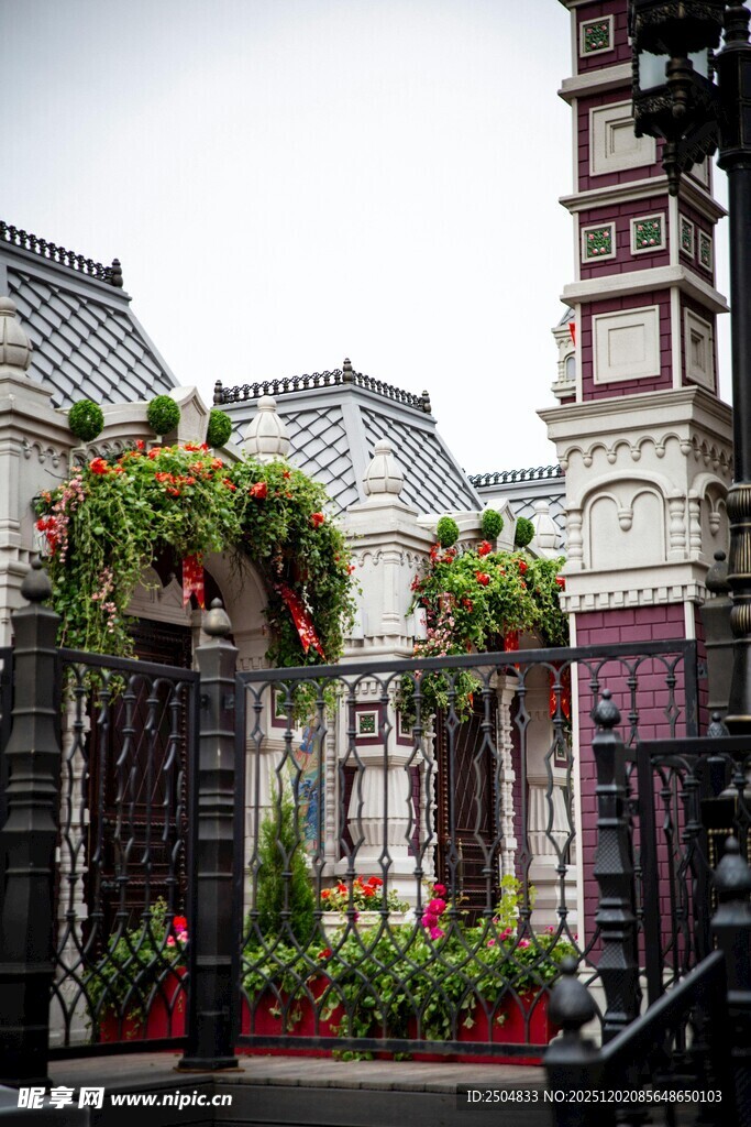 欧式庭院拱门花卉景观