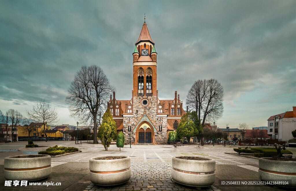 欧式钟楼广场风光