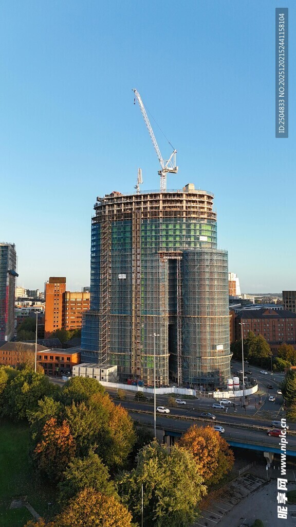 城市中在建的高楼大厦