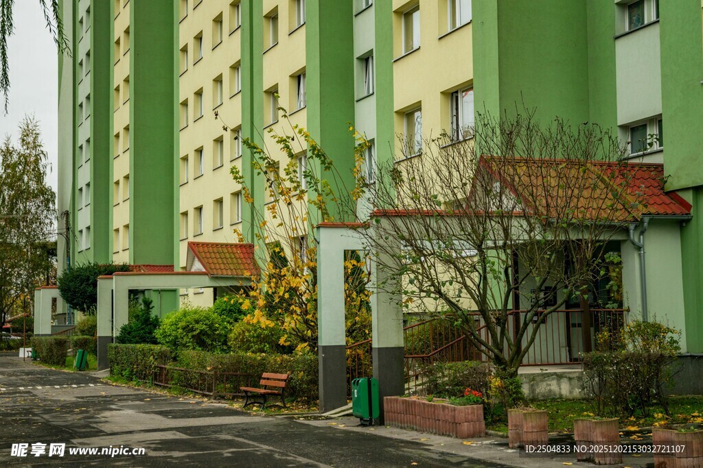 绿色多 居民楼外观景观