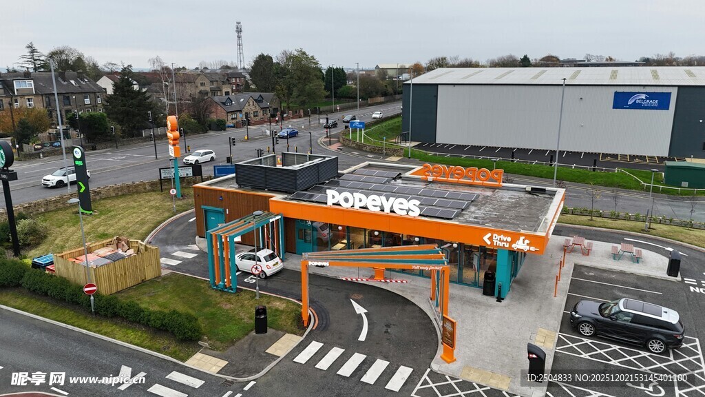 现代化加油站俯瞰图