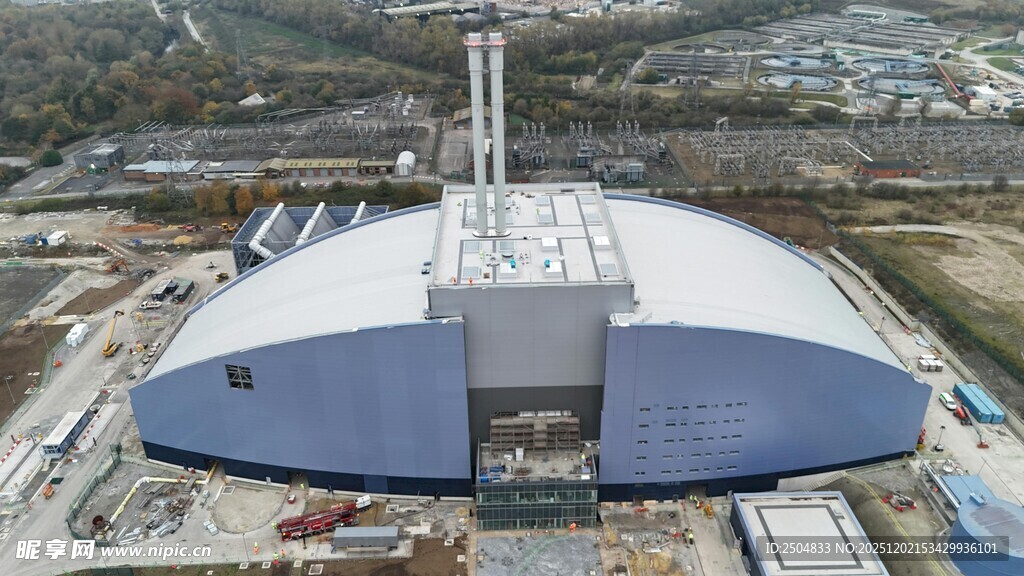 在建大型穹顶建筑